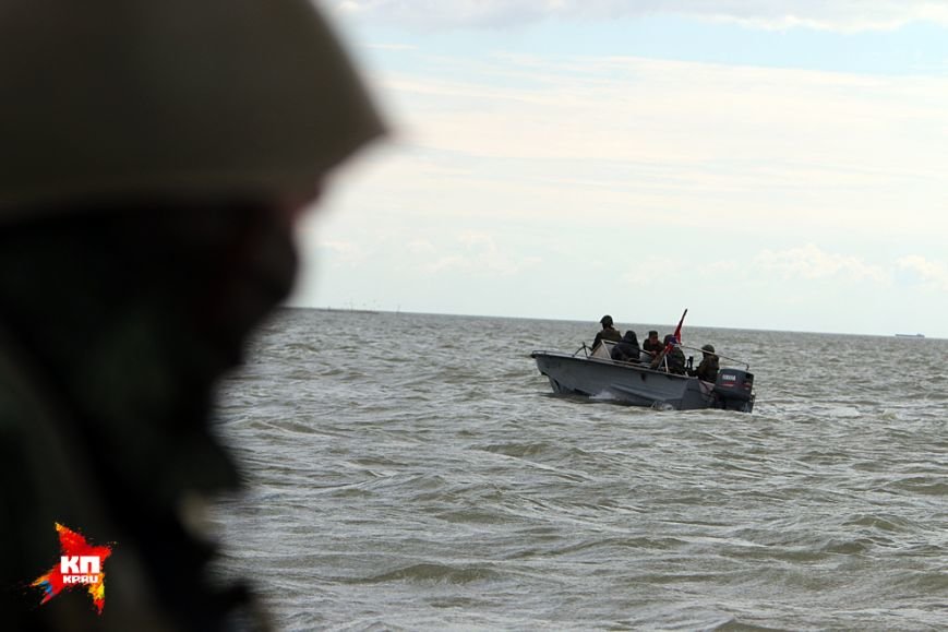 В Азовском море морской спецназ боевиков «Тайфун» тренируется на берегах «Меотиды»(ФОТО) (фото) - фото 1 В Азовском море морской спецназ боевиков «Тайфун» тренируется на берегах «Меотиды»(ФОТО) (фото) - фото 1