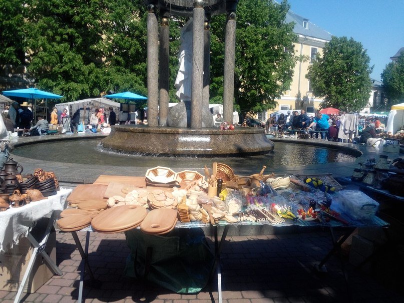 В Івано-Франківську відкрився «Прикарпатський вернісаж» (ФОТОРЕПОРТАЖ) (фото) - фото 1 В Івано-Франківську відкрився «Прикарпатський вернісаж» (ФОТОРЕПОРТАЖ) (фото) - фото 1