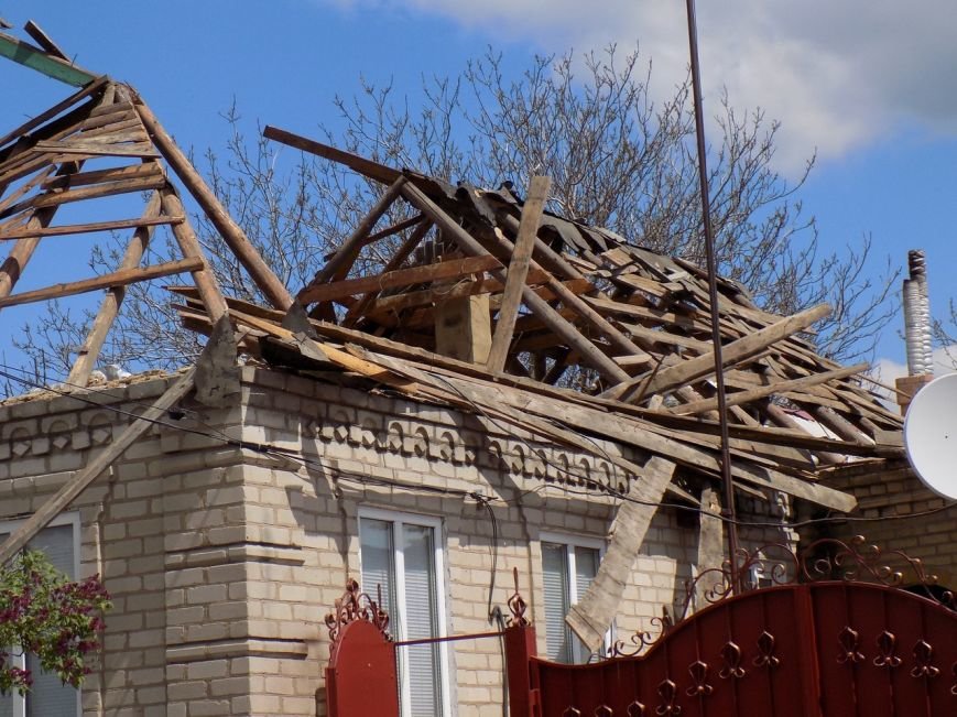 Поселок Верхняя Крынка после обстрела 5 мая (фото) (фото) - фото 1