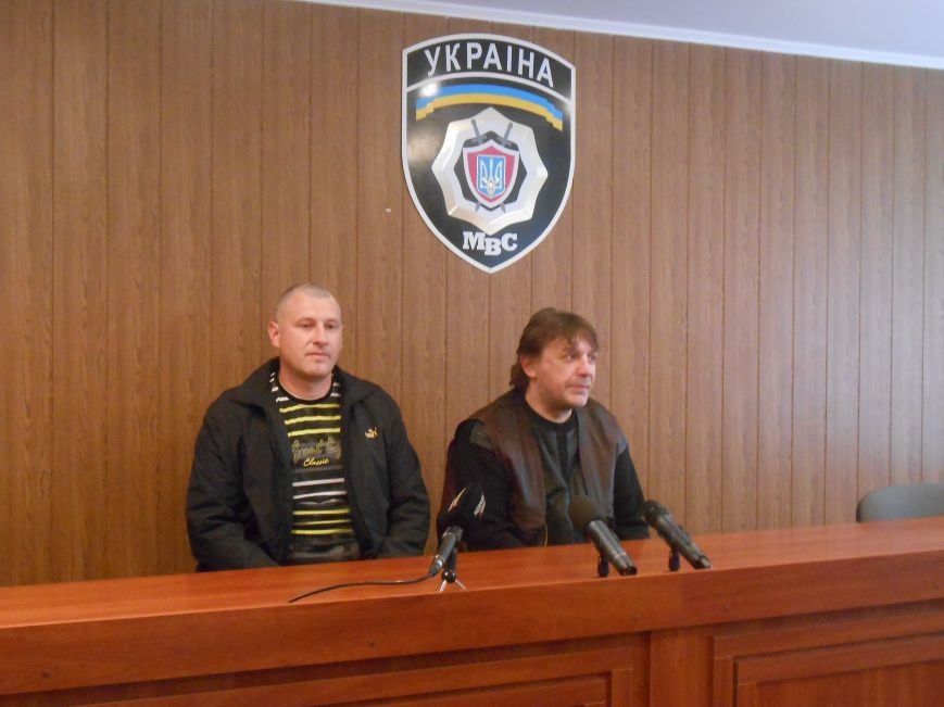 В Днепродзержинске задержан преступник, заминировавший дом по улице Короленковской (фото) - фото 7 В Днепродзержинске задержан преступник, заминировавший дом по улице Короленковской (фото) - фото 7