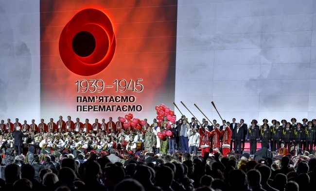 В Киеве отметили “Первую минуту мира” (ФОТО) (фото) - фото 1 В Киеве отметили “Первую минуту мира” (ФОТО) (фото) - фото 1