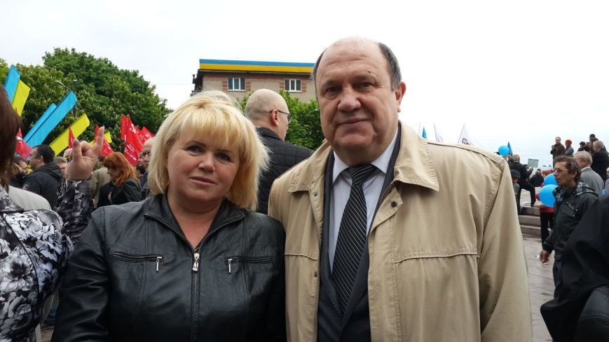 День Победы в Днепропетровске: мало ветеранов, много милиции, молодежи и детей (ФОТО) (фото) - фото 7 День Победы в Днепропетровске: мало ветеранов, много милиции, молодежи и детей (ФОТО) (фото) - фото 7