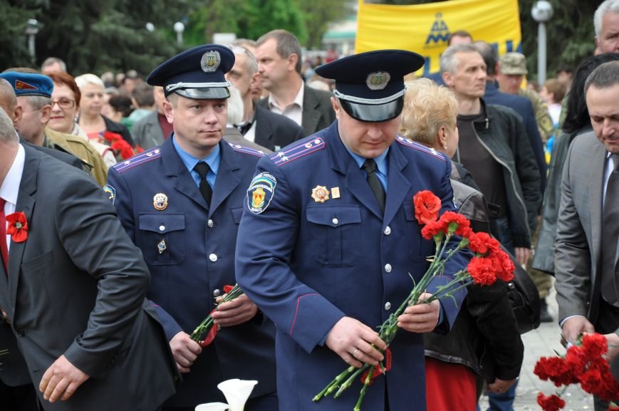 В Краматорске в сквере Героев у Вечного огня состоялся митинг, фото-25 В Краматорске в сквере Героев у Вечного огня состоялся митинг, фото-25