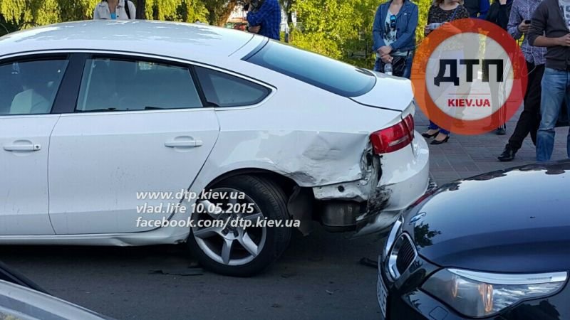На Оболони пьяный водитель устроил масштабное ДТП, в числе пострадавших 9-летний ребенок (ФОТО) (фото) - фото 1 На Оболони пьяный водитель устроил масштабное ДТП, в числе пострадавших 9-летний ребенок (ФОТО) (фото) - фото 1