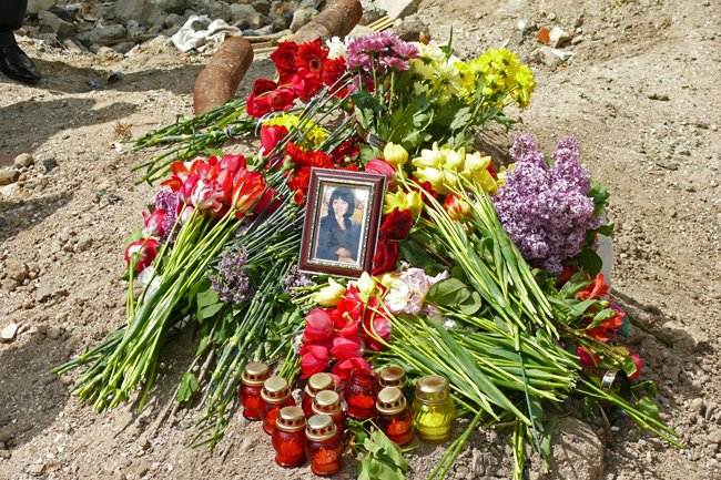 Николаевцы почтили память погибших при взрыве в многоэтажке на Намыве (ФОТО) (фото) - фото 13 Николаевцы почтили память погибших при взрыве в многоэтажке на Намыве (ФОТО) (фото) - фото 13