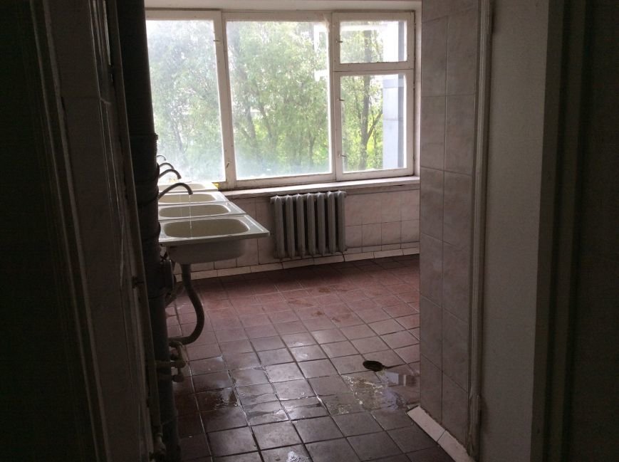 В общежитии ДНУ студенты не могут принять душ (фото) - фото 1 В общежитии ДНУ студенты не могут принять душ (фото) - фото 1