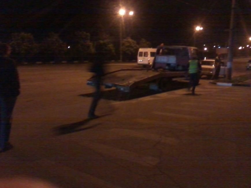В Кривом Роге водитель «ВАЗа» из-за звонка на мобильный телефон попал в ДТП (ФОТО) (фото) - фото 1 В Кривом Роге водитель «ВАЗа» из-за звонка на мобильный телефон попал в ДТП (ФОТО) (фото) - фото 1