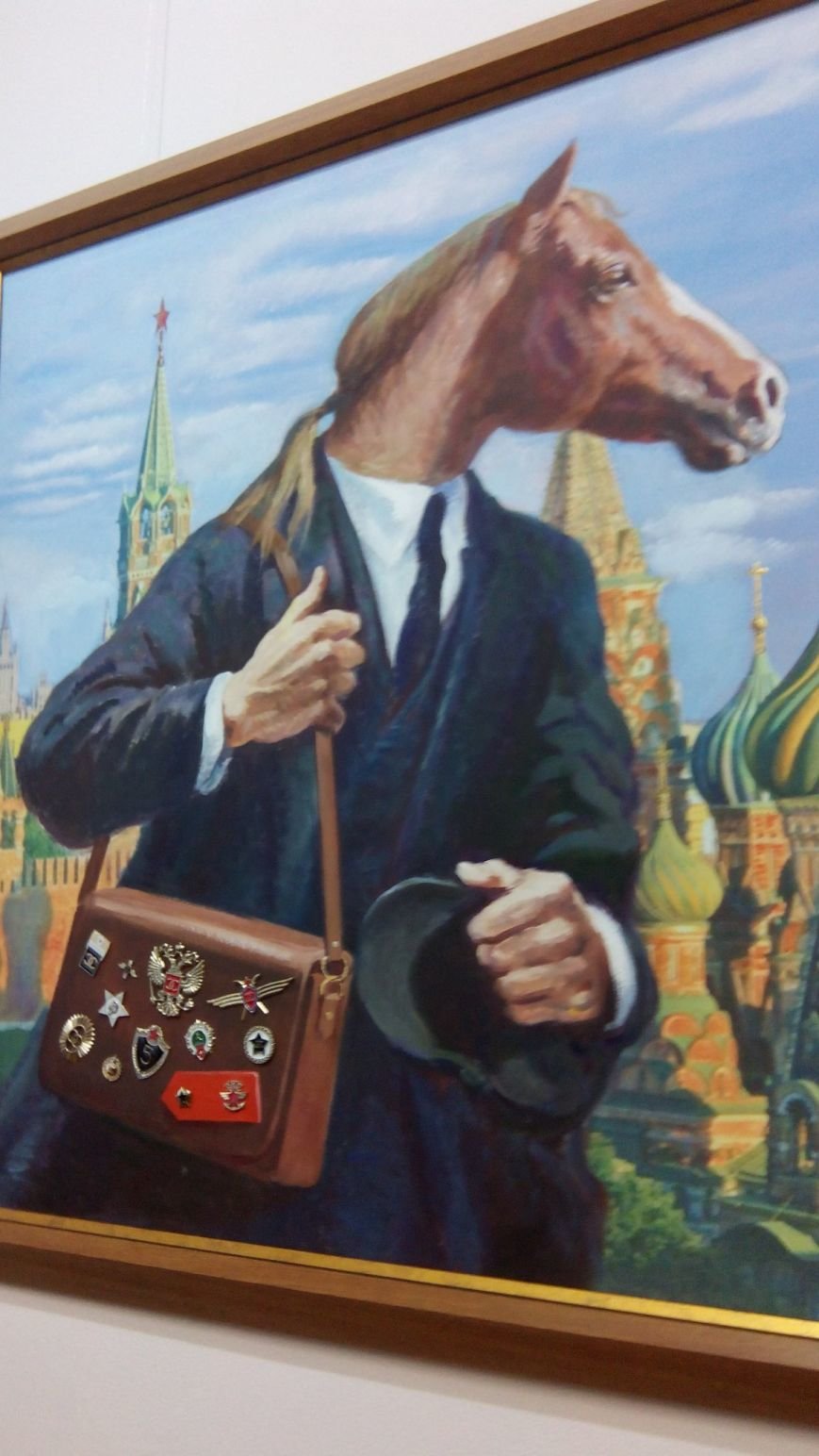 Ночью в днепропетровский музее обезьяна спряталась за красным знаменем, а смерть предлагала сыграть в шахматы (ФОТО) (фото) - фото 1 Ночью в днепропетровский музее обезьяна спряталась за красным знаменем, а смерть предлагала сыграть в шахматы (ФОТО) (фото) - фото 1