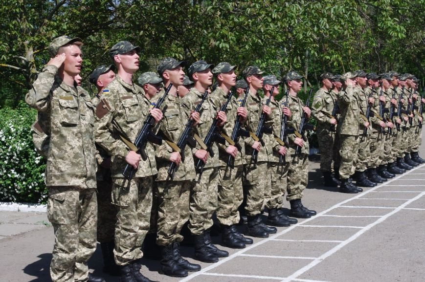 Курсанты Одесской военной академии приняли присягу (ФОТО) (фото) - фото 1 Курсанты Одесской военной академии приняли присягу (ФОТО) (фото) - фото 1