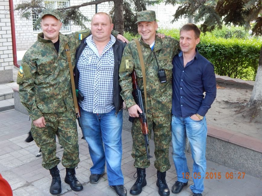 Днепродзержинские милиционеры отправились в АТО (фото) - фото 2 Днепродзержинские милиционеры отправились в АТО (фото) - фото 2