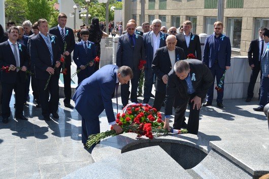 В Симферополе почтили память жертв депортации из Крыма (ФОТОРЕПОРТА... В Симферополе почтили память жертв депортации из Крыма (ФОТОРЕПОРТАЖ) (фото) - фото 6