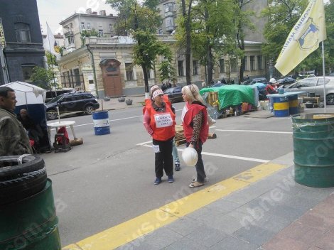 В Киеве 11 участников “финансового майдана” объявили бессрочную голодовку (ФОТО) (фото) - фото 1 В Киеве 11 участников “финансового майдана” объявили бессрочную голодовку (ФОТО) (фото) - фото 1