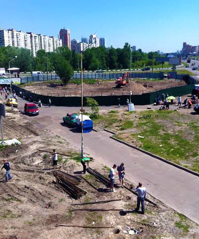 Застройщик начал земляные работы на Осокорках (ФОТО) (фото) - фото 1 Застройщик начал земляные работы на Осокорках (ФОТО) (фото) - фото 1