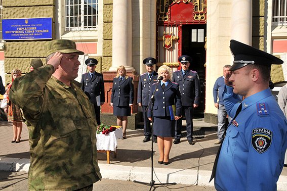 Прикарпатські правоохоронці повернулися з Маріуполя з подяками за д... Прикарпатські правоохоронці повернулися з Маріуполя з подяками за добросовісну службу (ФОТО) (фото) - фото 1