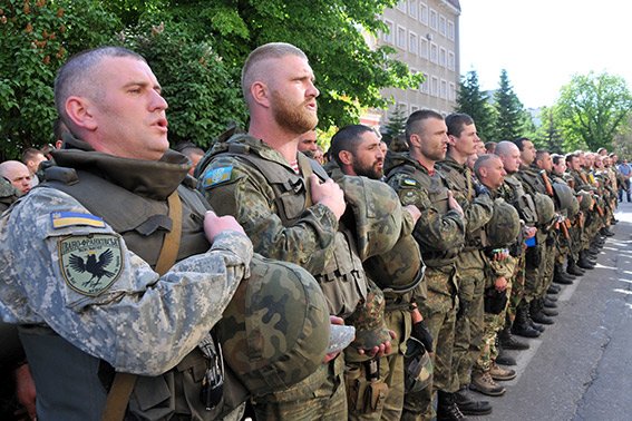 Прикарпатські правоохоронці повернулися з Маріуполя з подяками за д... Прикарпатські правоохоронці повернулися з Маріуполя з подяками за добросовісну службу (ФОТО) (фото) - фото 3