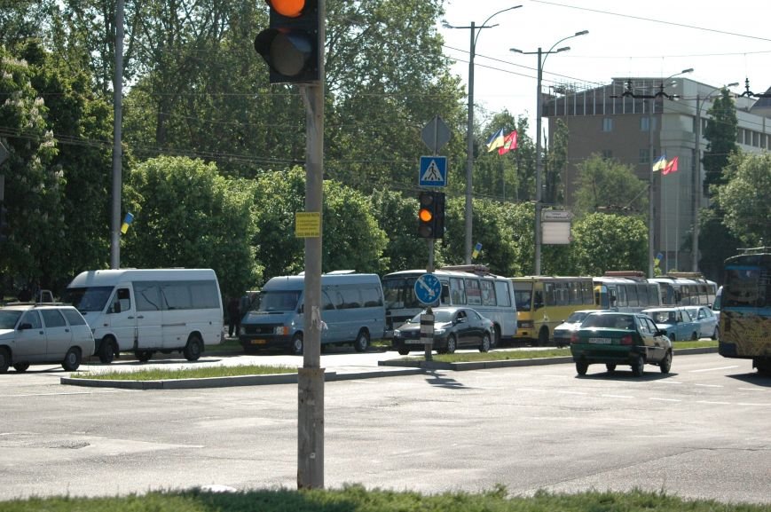 Подробности митинга маршрутчиков в Запорожье: водители выс..., фото-2 Подробности митинга маршрутчиков в Запорожье: водители выступили против нового начальства, поборов и мэра (ФОТОРЕПОРТАЖ), фото-2