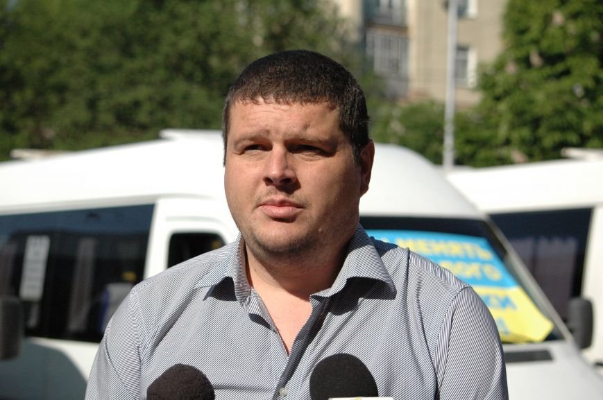 Подробности митинга маршрутчиков в Запорожье: водители выс..., фото-8 Подробности митинга маршрутчиков в Запорожье: водители выступили против нового начальства, поборов и мэра (ФОТОРЕПОРТАЖ), фото-8