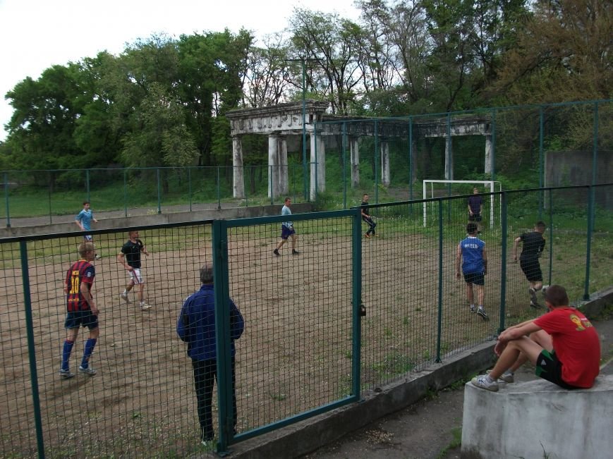 В Днепродзержинске прошли соревнования по мини - футбол (фото) - фото 2 В Днепродзержинске прошли соревнования по мини - футбол (фото) - фото 2