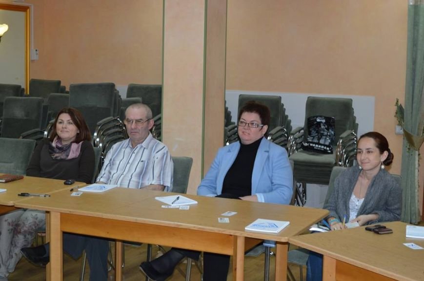 В Кривом Роге за «круглым столом» встретились волонтеры и представители благотворительных организаций (ФОТО) (фото) - фото 1 В Кривом Роге за «круглым столом» встретились волонтеры и представители благотворительных организаций (ФОТО) (фото) - фото 1