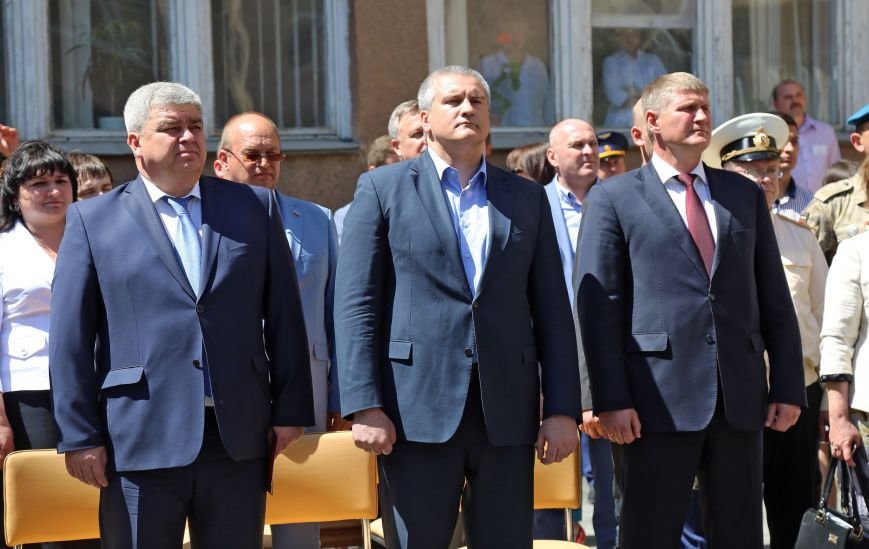 В Симферополе прошла первая отправка крымских призывников в армию Р... В Симферополе прошла первая отправка крымских призывников в армию России (ФОТО) (фото) - фото 2
