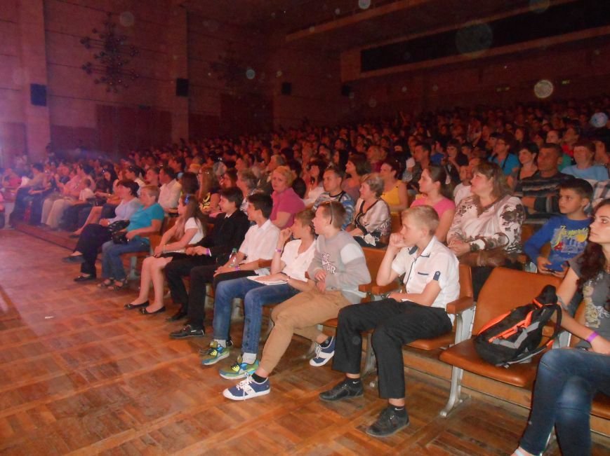 В Днепродзержинске состоялся отчетный концерт «Gold Stars» (фото) - фото 2 В Днепродзержинске состоялся отчетный концерт «Gold Stars» (фото) - фото 2