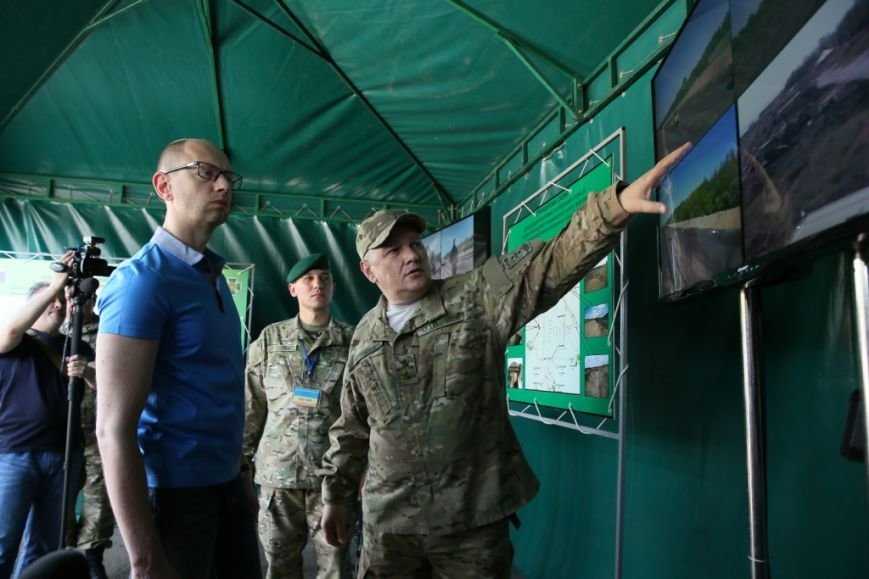 Арсений Яценюк в свой день рождения проверил надежность черниговско... Арсений Яценюк в свой день рождения проверил надежность черниговской границы (фото) - фото 3