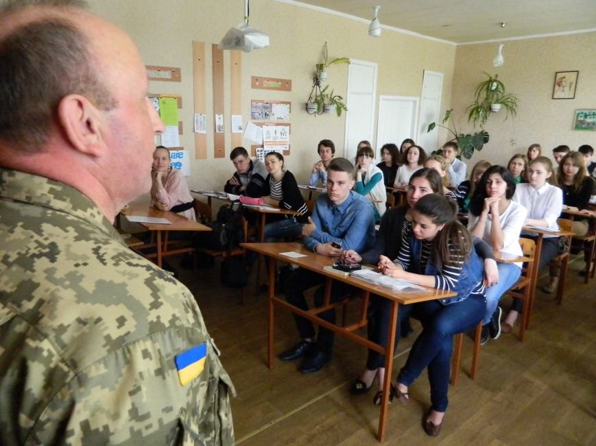 Военные посетили урок мужества и патриотизма (фото) - фото 2 Военные посетили урок мужества и патриотизма (фото) - фото 2