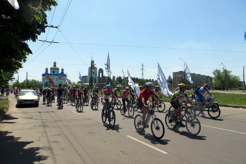 Сотни криворожан приняли участие в Велодне-2015 (ФОТО) (фото) - фото 1 Сотни криворожан приняли участие в Велодне-2015 (ФОТО) (фото) - фото 1