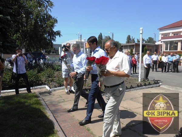 Стадіон «Зірка» радо зустрів Сергія Бубку (фото) - фото 1 Стадіон «Зірка» радо зустрів Сергія Бубку (фото) - фото 1