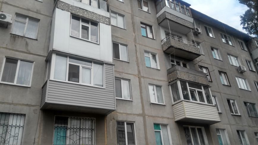 В Сумах от ремонта дороги на СКД рушиться многоквартирный дом (ФОТО) (фото) - фото 1 В Сумах от ремонта дороги на СКД рушиться многоквартирный дом (ФОТО) (фото) - фото 1