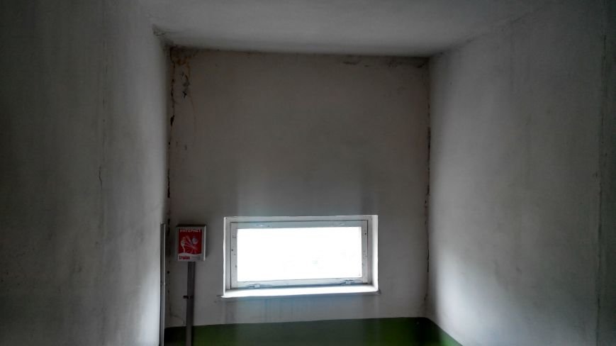 В Сумах от ремонта дороги на СКД рушиться многоквартирный дом (ФОТО) (фото) - фото 1 В Сумах от ремонта дороги на СКД рушиться многоквартирный дом (ФОТО) (фото) - фото 1