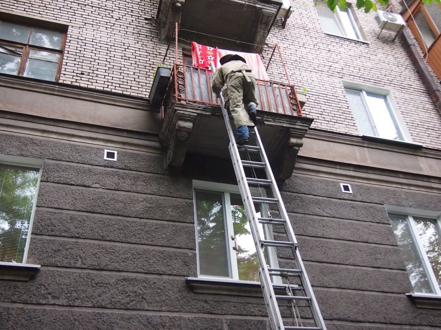 В Днепродзержинске из-за матраса чуть не сгорела квартира (фото) - фото 2 В Днепродзержинске из-за матраса чуть не сгорела квартира (фото) - фото 2