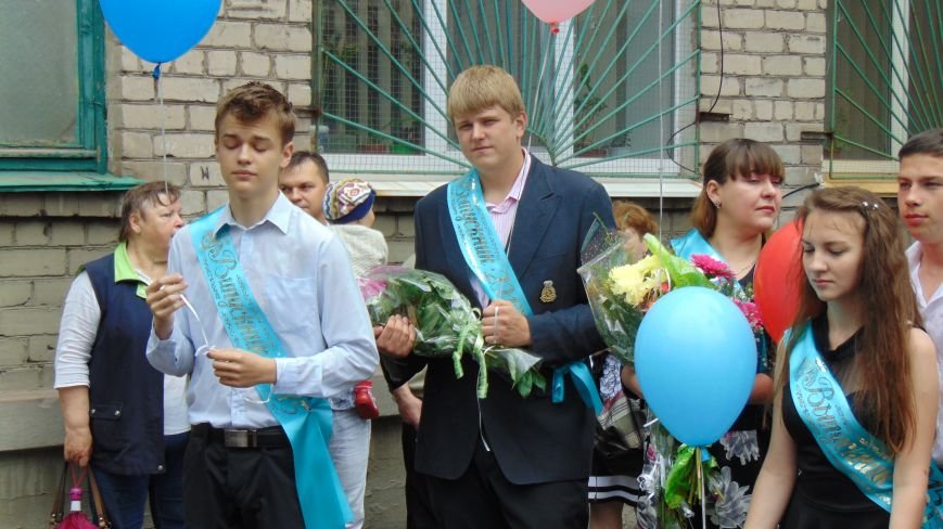 Фотопятница: «Праздник со слезами и счастливыми улыбками. Последний звонок» (фото) - фото 2 Фотопятница: «Праздник со слезами и счастливыми улыбками. Последний звонок» (фото) - фото 2