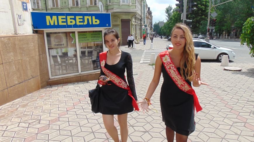 Фотопятница: «Праздник со слезами и счастливыми улыбками. Последний звонок» (фото) - фото 5 Фотопятница: «Праздник со слезами и счастливыми улыбками. Последний звонок» (фото) - фото 5
