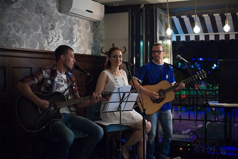 Акустик кавер-бэнд Music Motion: «В мире много песен стали классикой, и пришло время их исполнять» (фото) - фото 3 Акустик кавер-бэнд Music Motion: «В мире много песен стали классикой, и пришло время их исполнять» (фото) - фото 3