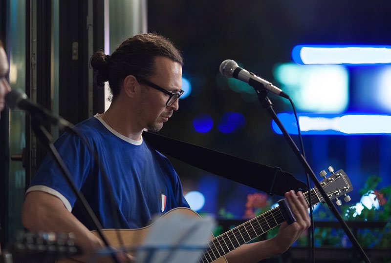 Акустик кавер-бэнд Music Motion: «В мире много песен стали классикой, и пришло время их исполнять» (фото) - фото 2 Акустик кавер-бэнд Music Motion: «В мире много песен стали классикой, и пришло время их исполнять» (фото) - фото 2