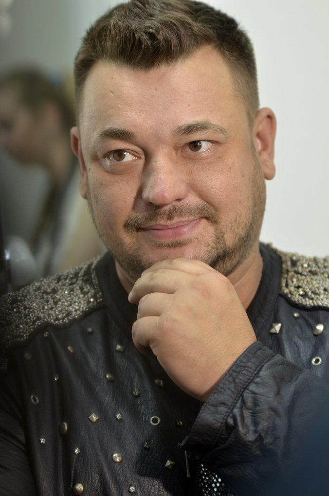Сергей Жуков: «Я брату говорю, что так нельзя, вены себе по..., фото-5 Сергей Жуков: «Я брату говорю, что так нельзя, вены себе порежешь. Даже я не могу это слушать», фото-5