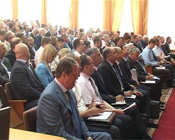 Исполняющий обязанности губернатора Кубани в Армавире провел совещание по развитию промышленности (фото) - фото 1 Исполняющий обязанности губернатора Кубани в Армавире провел совещание по развитию промышленности (фото) - фото 1