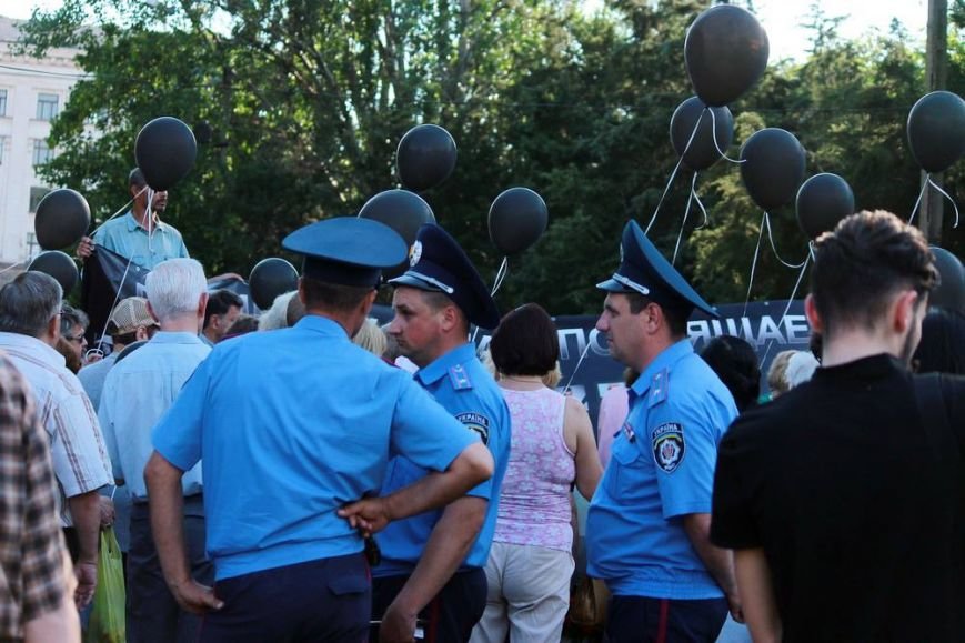 Одесские сепаратисты сошли с ума: Кто не скачет - тот москаль (ФОТО) (фото) - фото 1 Одесские сепаратисты сошли с ума: Кто не скачет - тот москаль (ФОТО) (фото) - фото 1