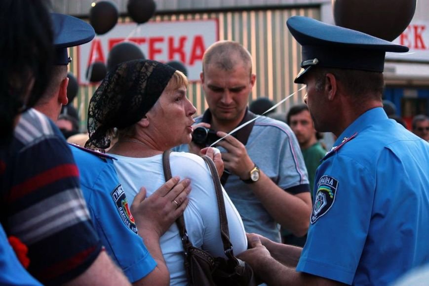 Одесские сепаратисты сошли с ума: Кто не скачет - тот москаль (ФОТО) (фото) - фото 1 Одесские сепаратисты сошли с ума: Кто не скачет - тот москаль (ФОТО) (фото) - фото 1