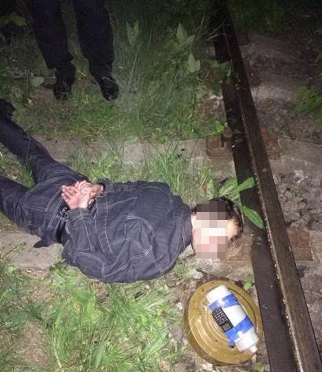 Диверсанта з «ДНР» затримано у Харкові при спробі підриву залізничної колії (відео) (фото) - фото 1 Диверсанта з «ДНР» затримано у Харкові при спробі підриву залізничної колії (відео) (фото) - фото 1