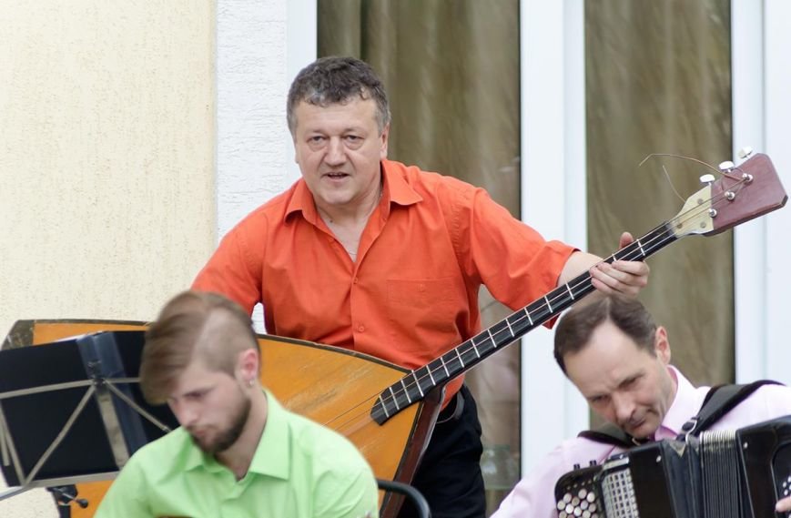 Николаевская филармония дает концерты под открытым небом (фото) - ф... Николаевская филармония дает концерты под открытым небом (фото) - фото 11