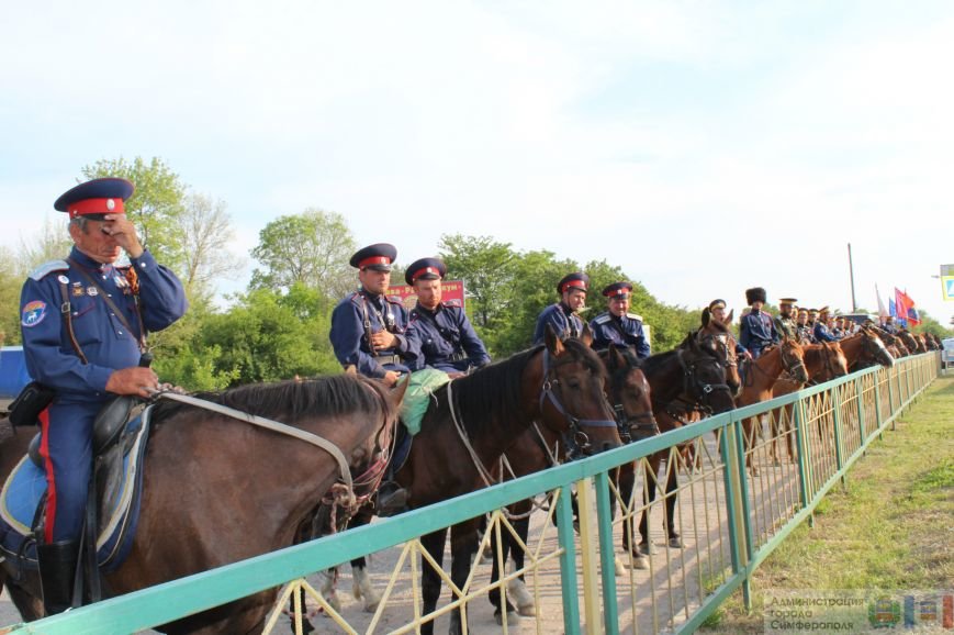 В Симферополь на конях прибыли казаки Юга России (ФОТО) (фото) - фото 6