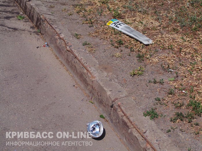 В центре Кривого Рога столкнулись две иномарки: госпитализирована водитель «Hyundai» (ФОТО) (фото) - фото 1 В центре Кривого Рога столкнулись две иномарки: госпитализирована водитель «Hyundai» (ФОТО) (фото) - фото 1