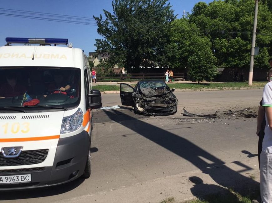 В Кировограде снова произошло шокирующее ДТП. ФОТО (фото) - фото 1 В Кировограде снова произошло шокирующее ДТП. ФОТО (фото) - фото 1