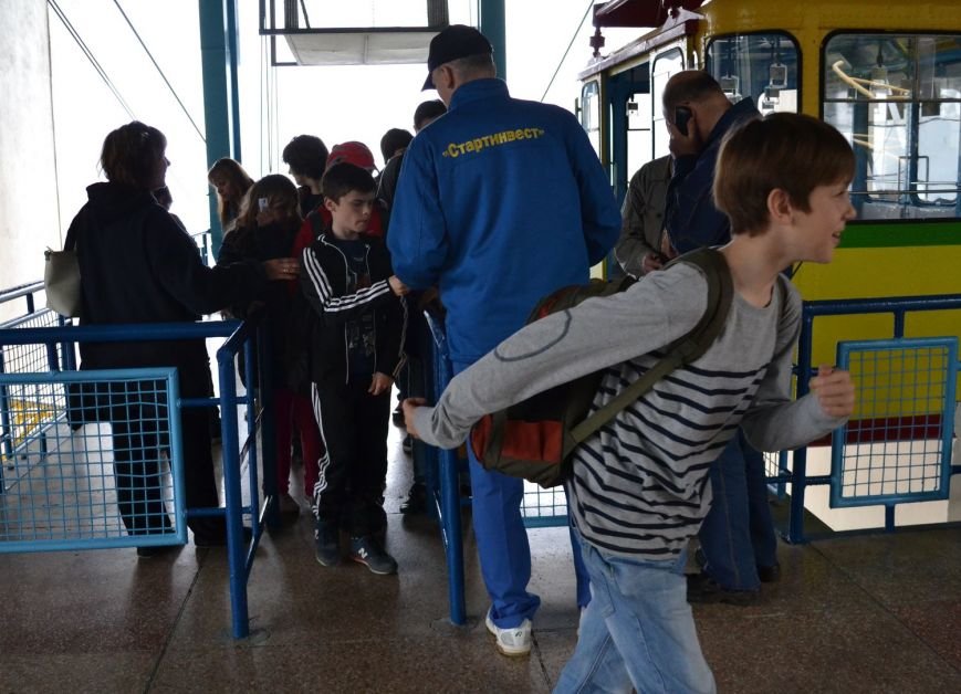 Алупкинские школьники посетили плато Ай-Петри, чтобы поиграть… в снежки! (фото) - фото 1 Алупкинские школьники посетили плато Ай-Петри, чтобы поиграть… в снежки! (фото) - фото 1