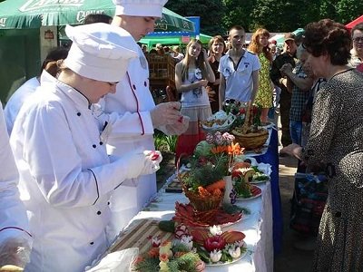Макеевские производители представили свою продукцию на региональной выставке-ярмарке (фото) - фото 1 Макеевские производители представили свою продукцию на региональной выставке-ярмарке (фото) - фото 1