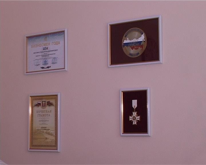 В преддверии Дня России на предприятии «Регионавтотранс» поздравили своих ветеранов (фото) - фото 1 В преддверии Дня России на предприятии «Регионавтотранс» поздравили своих ветеранов (фото) - фото 1