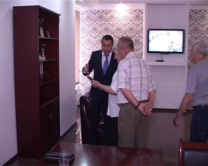 В преддверии Дня России на предприятии «Регионавтотранс» поздравили своих ветеранов (фото) - фото 1 В преддверии Дня России на предприятии «Регионавтотранс» поздравили своих ветеранов (фото) - фото 1
