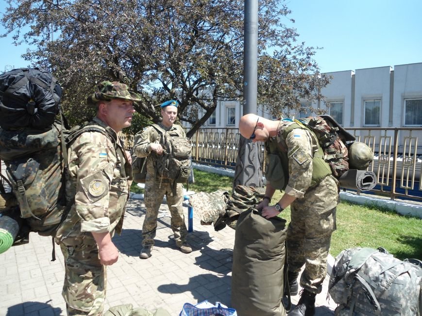 До Львова повернулися воїни, які захищали країну у зоні бойових дій (ФОТО) (фото) - фото 1 До Львова повернулися воїни, які захищали країну у зоні бойових дій (ФОТО) (фото) - фото 1